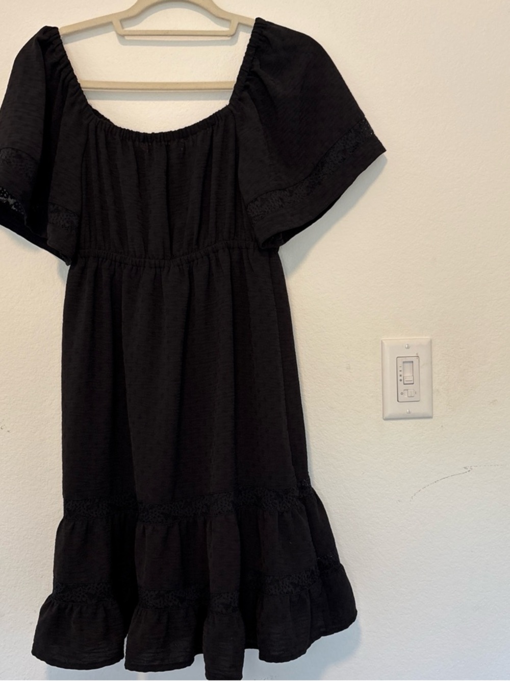 SO Black Short Sleeve Tiered Baby Doll Dress - Picture 3 of 12